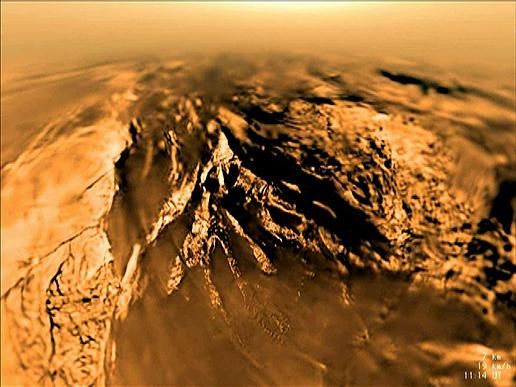 A view of Titan's surface assembled from Huygens descent images