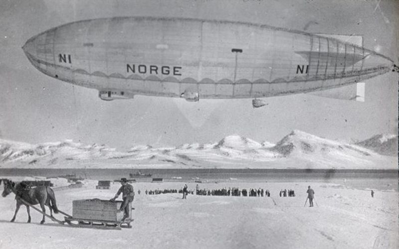 the airship norge moored at its mast at ny-ålesund, spitsbergen, in 1926