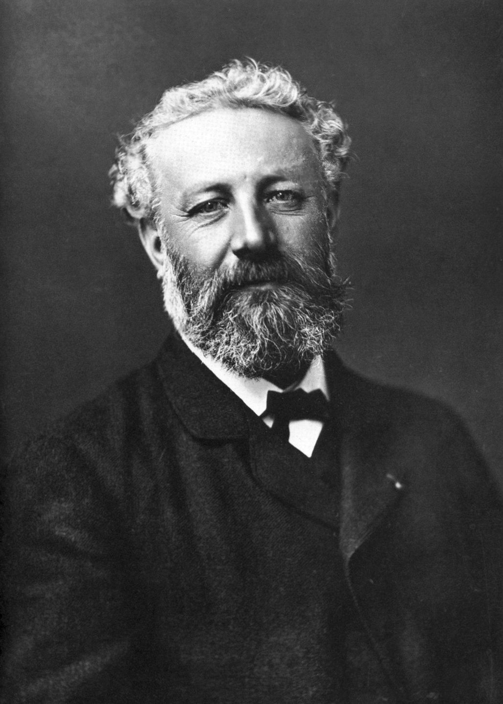 Portrait of Jules Verne by photographer Félix Nadar