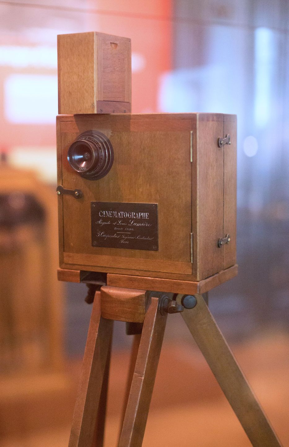 the lumière cinematograph camera, the device used for the first public film screening in 1895