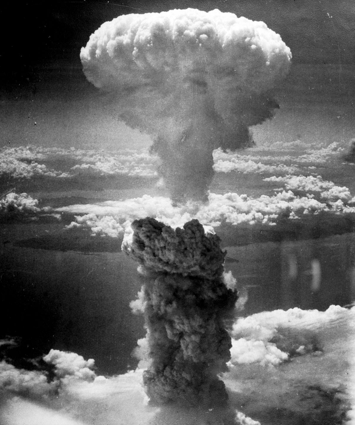 Nagasaki atomic bomb mushroom cloud