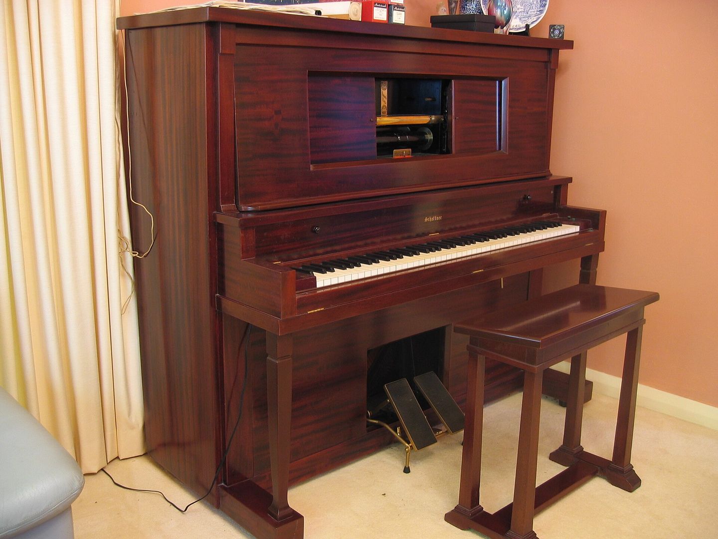 A player piano, the mechanism Lamarr and Antheil adapted for frequency-hopping