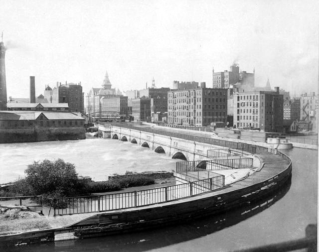 Erie Canal aqueduct carrying the canal over the Genesee River at Rochester
