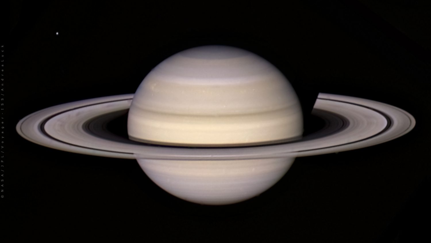 Saturn seen by Voyager