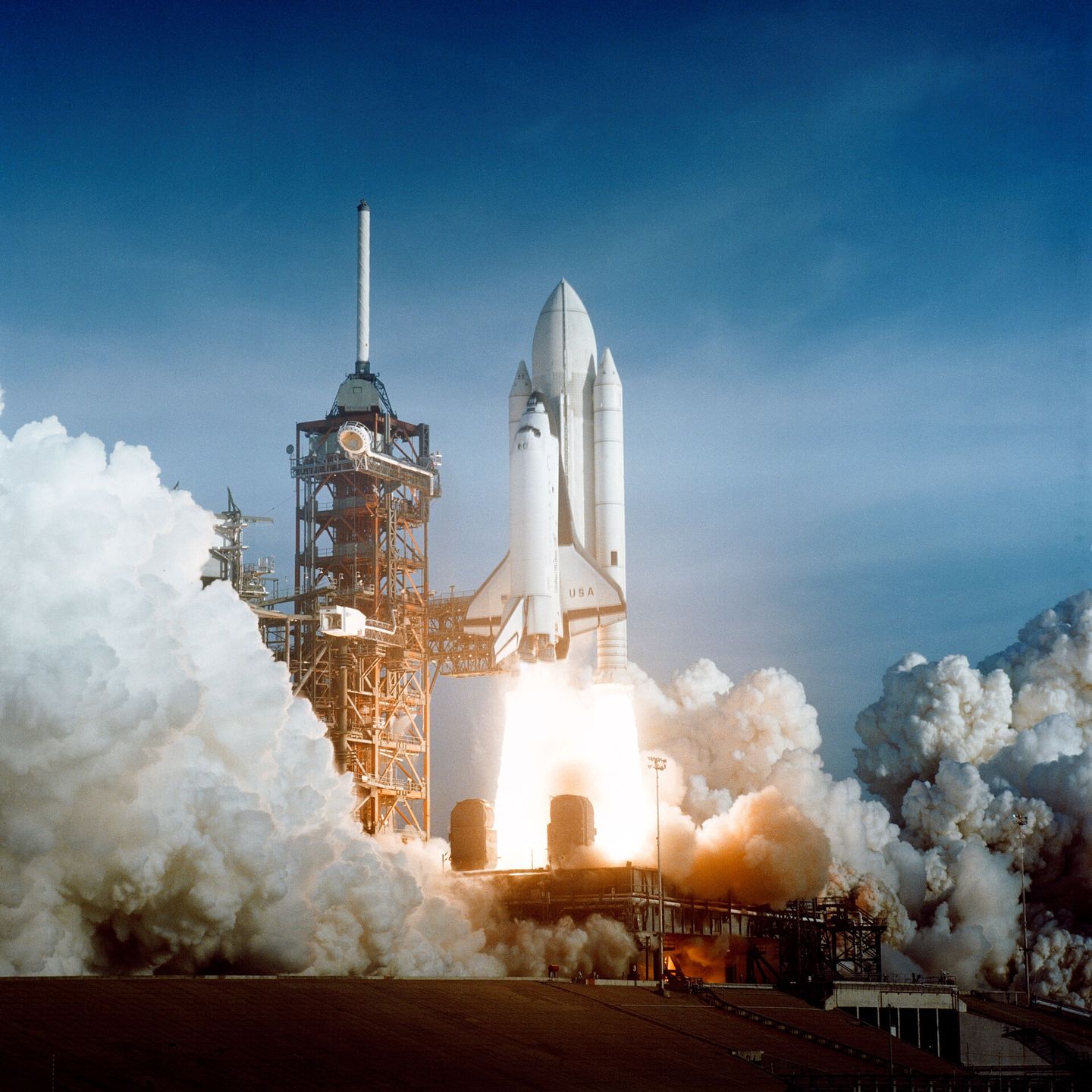 space shuttle columbia launching from kennedy space center