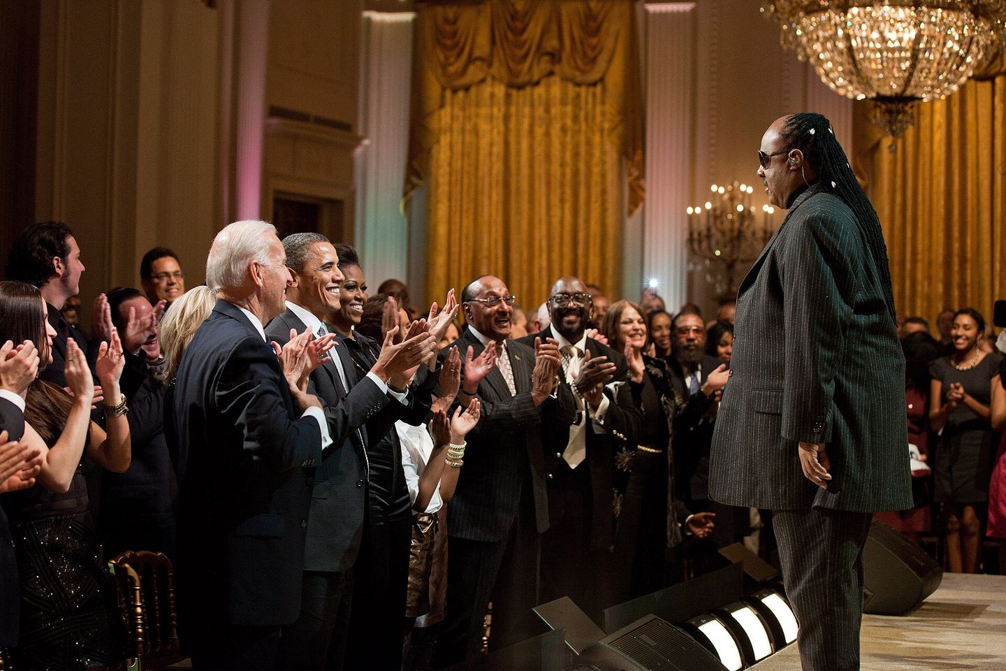 stevie wonder receiving a standing ovation in the east room of the white house in 2011 after performing